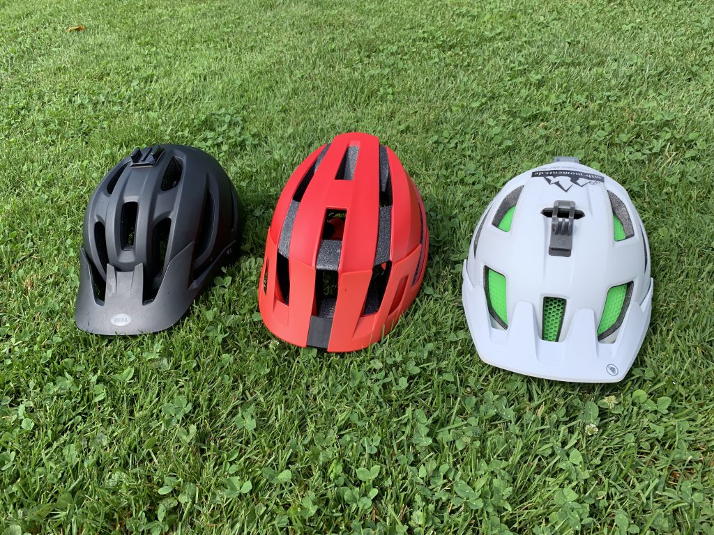 Unser Test/Erfahrungsbericht mit den Helmen: Endura MT500, Bell 4Forty & Fox Flux MTB Helm 

Helm-Test Mountainbike mtb-moments.de