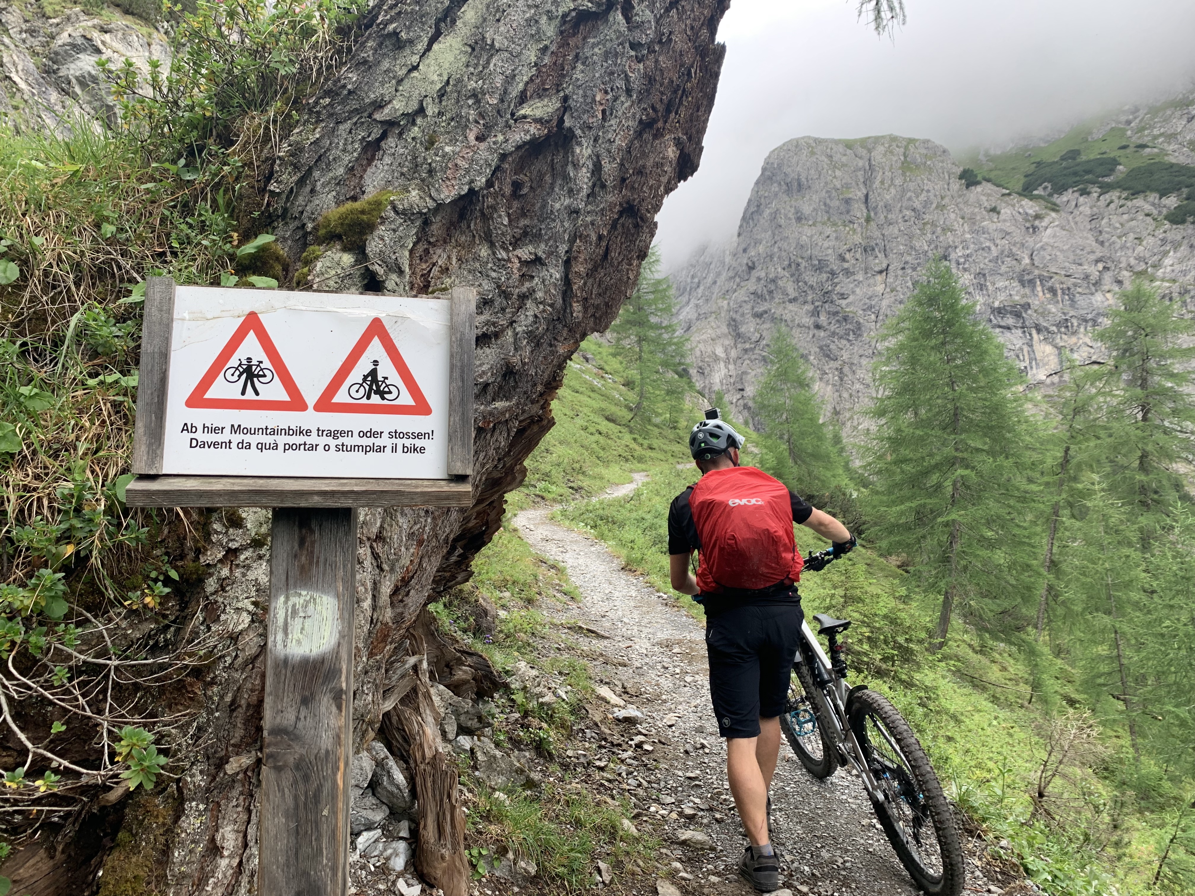 Alpencross Bodensee Gardasee mit dem MTB Uina Schlucht Michaque Kaiser mtb-moments.de
