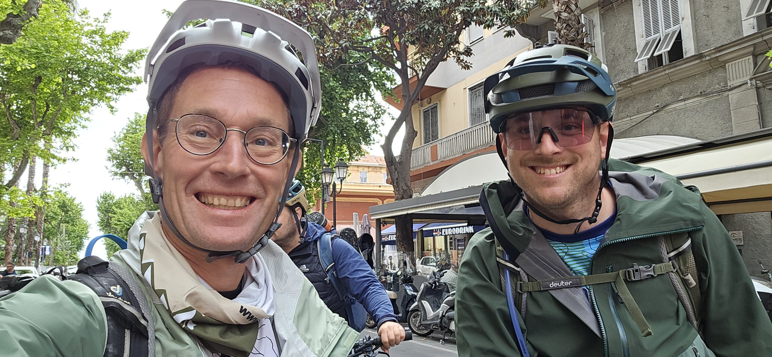 Martin Strauß und Michaque Kaiser vom MTB Blog mtb-moments.de beim Trans Ligurien mit dem E-MTB: Von Finale Ligure nach Ventimiglia
