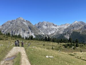 MTB-Tour Val Mora: Blick von der Jufplaun-Hochebene ins Val Müstair