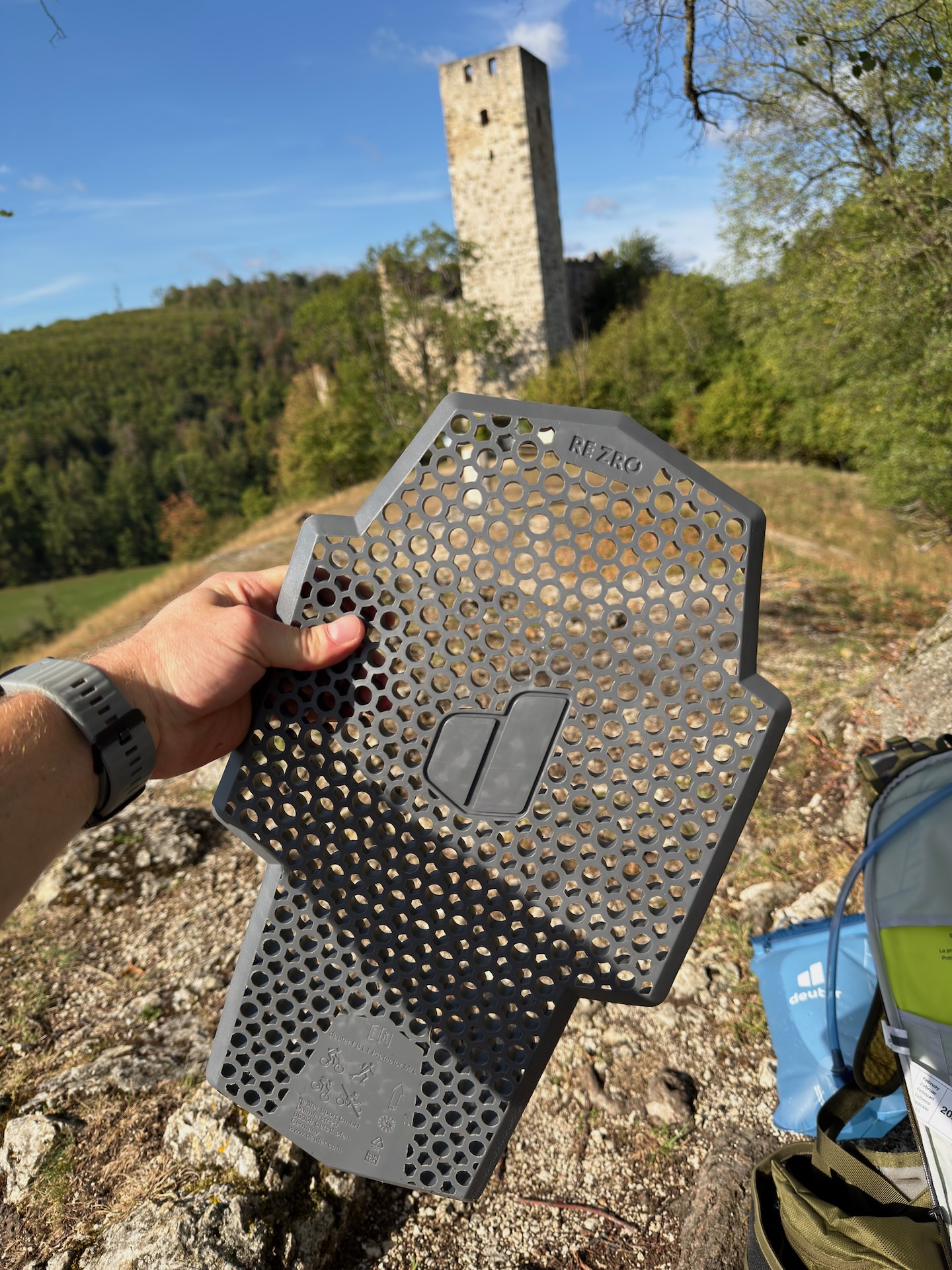 Herausnehmbarer Rückenprotektor des Deuter Attack 20